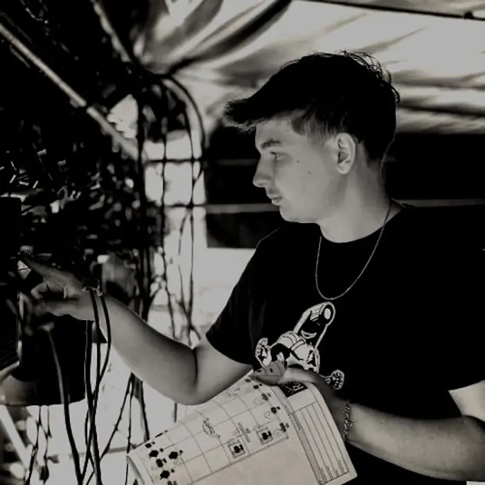 Noah Crapet - Régisseur lumière, concepteur, technicien lumière